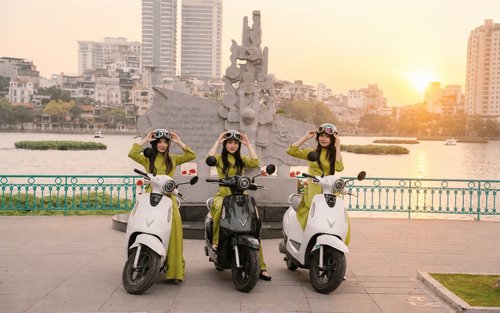 Wycieczka o wschodzie słońca po Hanoi z kobietami-motocyklistkami w Ao Dai