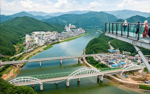 จากท้องฟ้าสู่บัณฑิตและกษัตริย์: ทัวร์ดันยาง อันดง และคยองจู