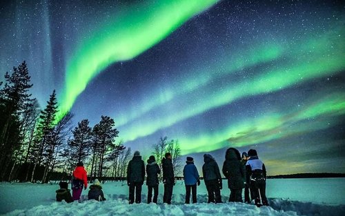 Hunting Northern Lights with Lappish Barbecue Tour in Rovaniemi 