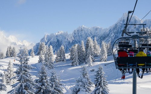Chamonix ski trip from Geneva with transfers and equipments