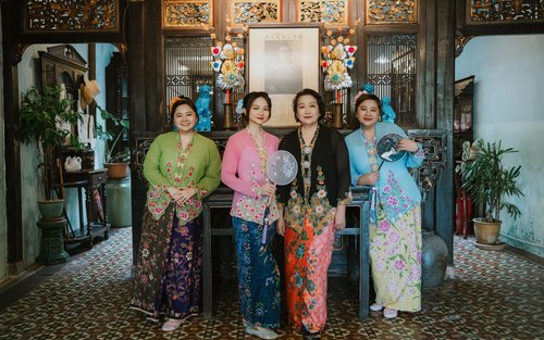 Top 10 Malaysia Traditional clothes rental 2026 - Klook Top 10 Malaysia Traditional clothes rental 2026 - Klook