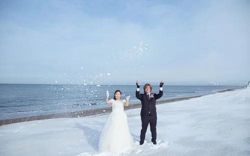 Hokkaido Pre-Wedding Photoshoot | Dress, Kimono & Scenery