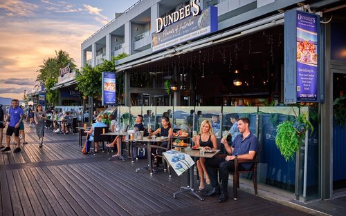 La experiencia gastronómica de Dundee's en The Waterfront en Cairns