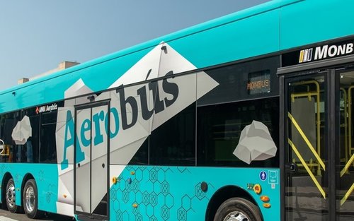 Xe buýt sân bay Aerobus Barcelona với ứng dụng hướng dẫn âm thanh thành phố