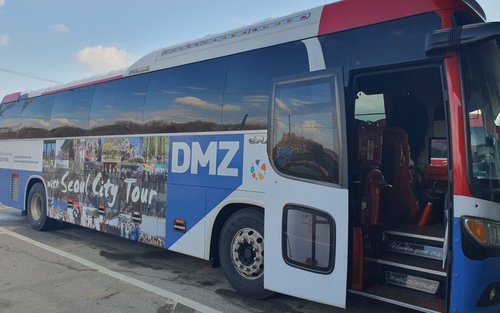 Ônibus de transporte de ida e volta para a DMZ saindo de Seul