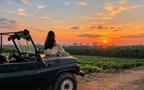 Hanoi Sunset & Nightlife Experience by Vintage Jeep