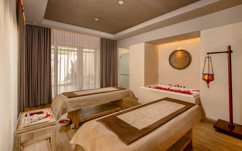 ALO'E Spa Experience at Cross Bali Breakers in Jimbaran