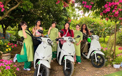 Hanoi Street Food & Motorbike Tour with Electric Bike