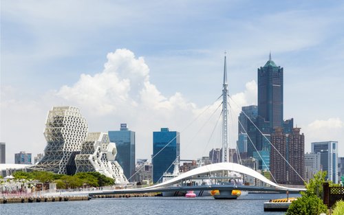 Kaohsiung: Fo Guang Shan, Lotus Pond, Qishan & Pier-2 Day Tour