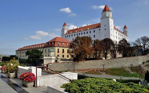 Private Bratislava Day Trip from Budapest with Lunch
