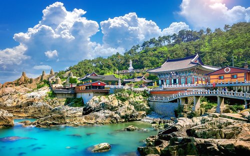 Целодневна обиколка на храма Daegu Gamcheon & Haedong Yonggung с транспорт