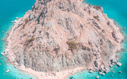 Tour in barca per piccoli gruppi all'isola di Suluada con pranzo da Antalya