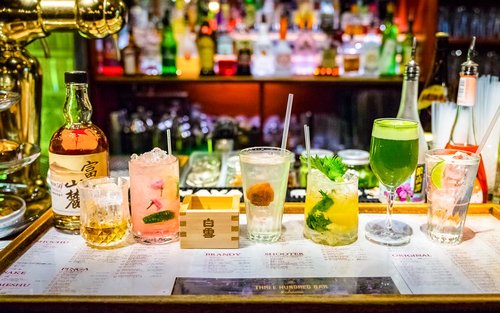 Tokyo Shinbashi & Ginza Halvdags Bar-hoppingtur med lokal mad