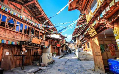 Dagexcursie vanuit Lijiang naar Shangri-La: Tiger Leaping Gorge en de oude stad Dukezong in een kleine privégroep.