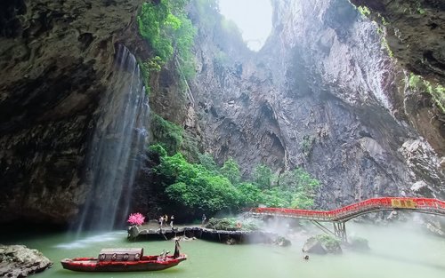 Guangzhou avgår Qingyuan Yingde 1-dagstur | Grottans hemliga rike + djungelritt