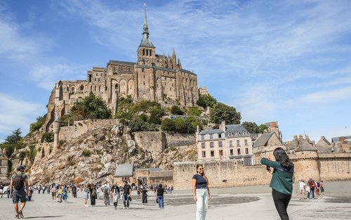 モンサンミッシェル 入場チケット（パリ / 往復送迎付き）