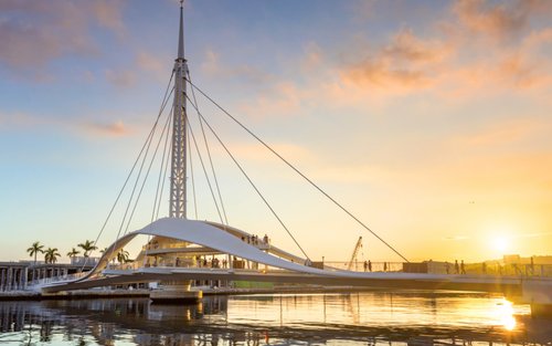 Kaohsiung Yancheng Walking Tour: 228 Memorial Park & Museum of History & Old Street Market & Pier-2 Art Center