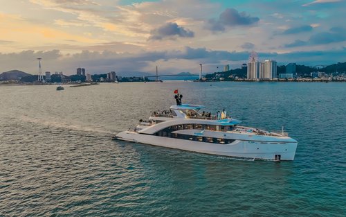Sunset Dinner Experience of Ha Long Bay by Saquila Yacht