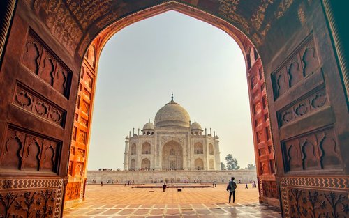 From Mumbai: Golden Triangle 4-Day Tour with Taj Mahal Sunrise