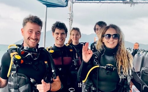 Apprenez la plongée sous-marine dans le paradis pour débutants de Koh Tao avec le centre PADI 5 étoiles