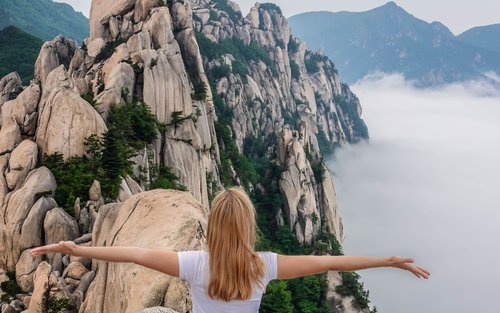 Seoraksan Ulsanbawi Rock & Biryong Falls Full-Day Hiking Tour