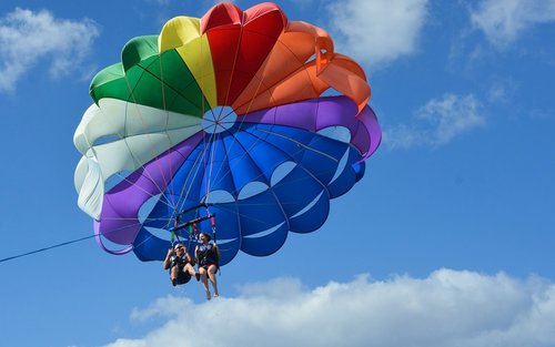 Zážitek z parasailingu v Key Westu