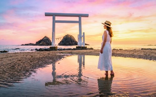 Fukuoka Itoshima Full-Day Hidden Gems & Food Tour