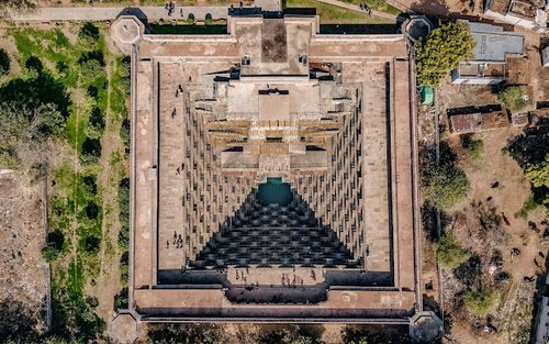 From Agra: Fatehpur Sikri, Stepwell and Transfer to Jaipur