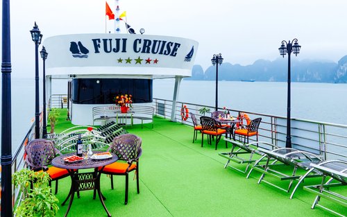 Tour di un giorno nella Baia di Halong (giapponese) | Crociera di 6 ore, isola di Titop, esperienza in kayak