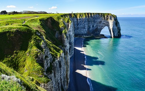 Tur de o zi întreagă la Étretat & Honfleur cu autocar VIP