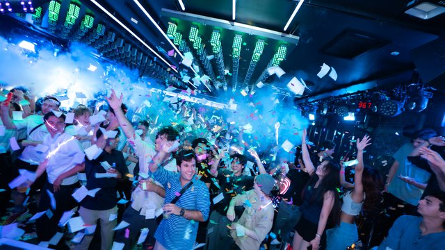 GIRAFFE Osaka Nightclub Entry
