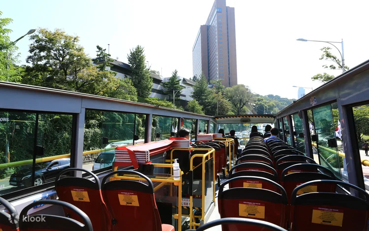 Seoul City Tour Bus for downtown palace and Namsan sightseeing (1)