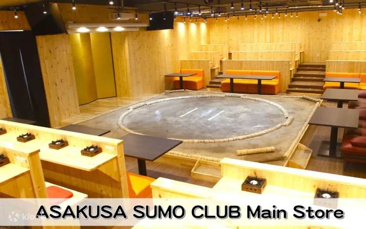 Bubbling pot of chankonabe sumo hotpot at the Asakusa Sumo Club