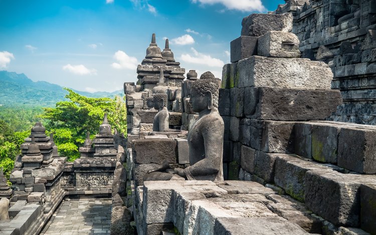 ジョグジャカルタ発 ボロブドゥール寺院 & プランバナン寺院 1日