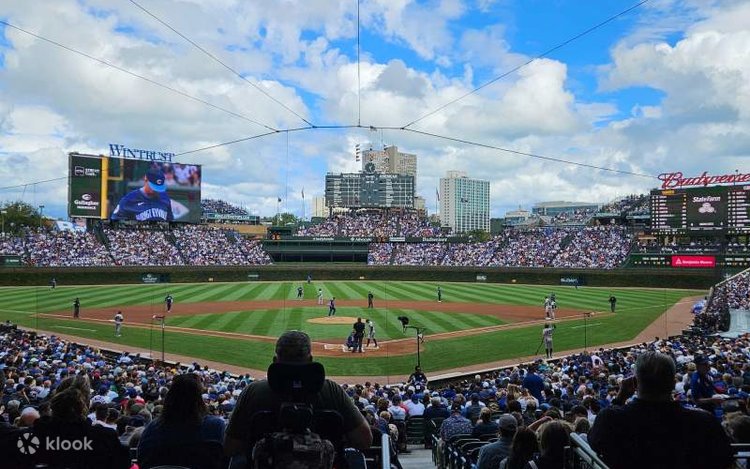 Trận đấu bóng chày Chicago Cubs tại Wrigley Field - Klook Việt Nam