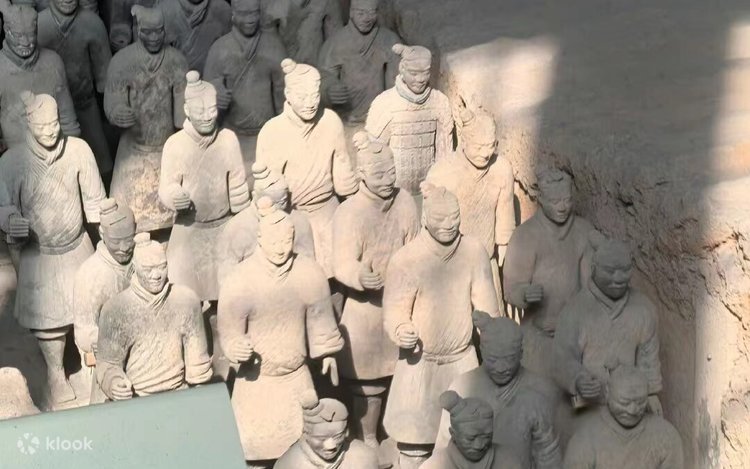 西安兵馬俑 1 日ツアー (中国語ガイド + 兵馬俑 + 梨山庭園 + 第三環状