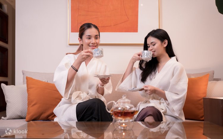 Kurgan fohishalar video Saunalardagi jinsiy aloqa kameraga tushdi