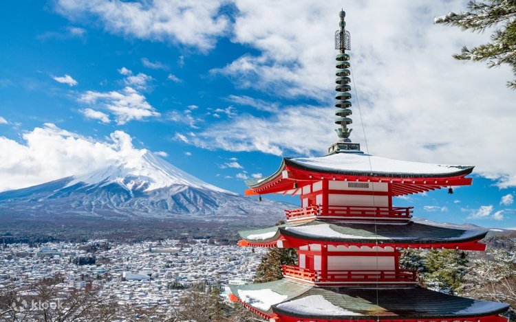 Liftda anusimni qisdim