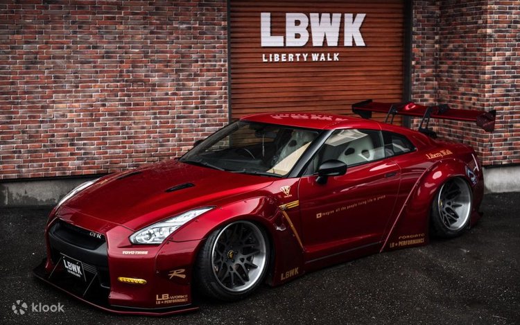 Tokyo and Daikoku Parking Area Tour with Riding Gt-r R35 from