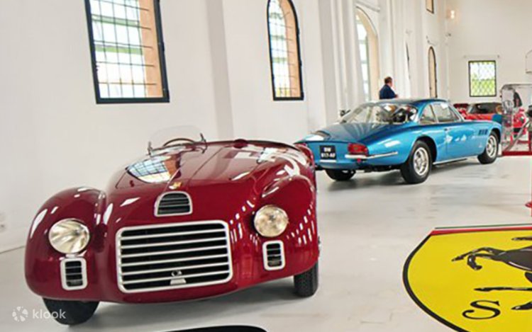 フェラーリ公認 マラネロのフェラーリ博物館のショップで購入 超特大テディベア Ferrari フェラーリ SF ベア ぬいぐるみ 30cm｜ラテン車の雑貨と