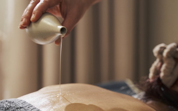 Xotinim massaj xonasida