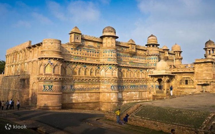 FORTS & PLACES OF INDIA インドの城跡と宮殿 agra-fort-india_672794-1226.