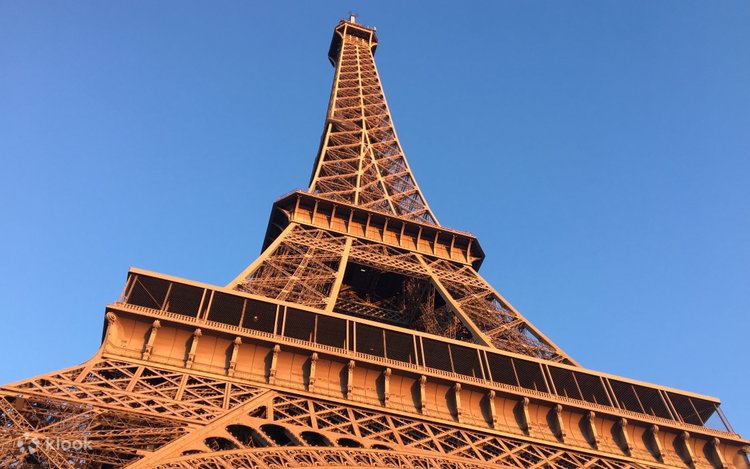 エッフェル塔 登頂ツアー（頂上アクセス付きプラン選択可能