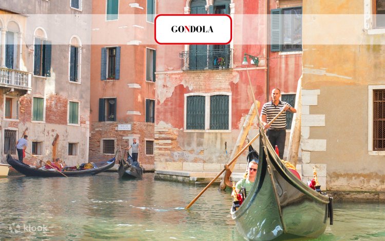 イタリア、ヴェネツィアの解説、音楽、歌手付きの大運河ゴンドラ