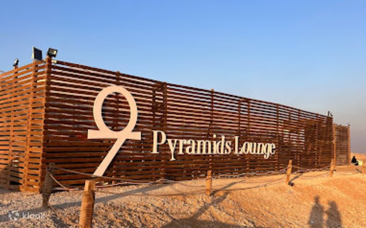 ギザのピラミッド・スフィンクス 半日ツアー（9 Pyramidsでの昼食付き