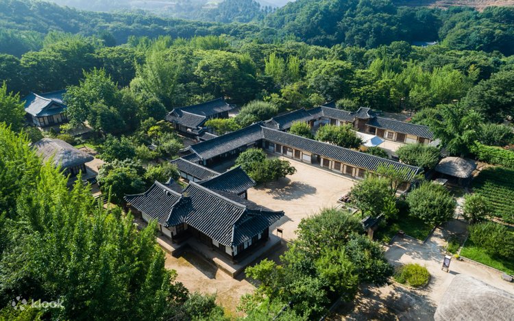 ファダムスプ（和談の森）・光明洞窟・韓国民俗村 日帰りツアー