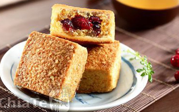 台湾　舊振南パイナップルケーキ 12個+佳徳クランベリーケーキ12個 Amazon | 佳徳 原味佳徳鳳梨酥 パイナップルケーキ (12個入