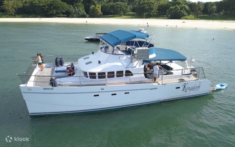 Zenithyachtcharters による 4 時間シンガポール プライベート
