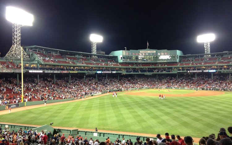 フェンウェイ・パーク (Fenway Park) でボストン・レッドソックス