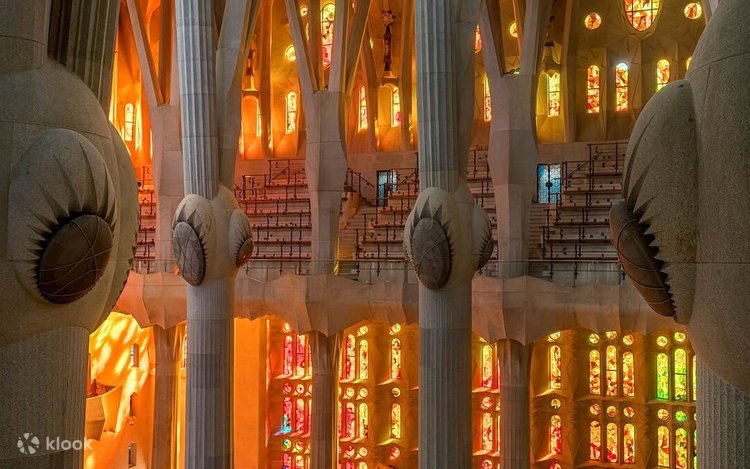 [Korean Guide] [Aura Tour] 💜Small Group💜 Sagrada Familia Interior Tour ...
